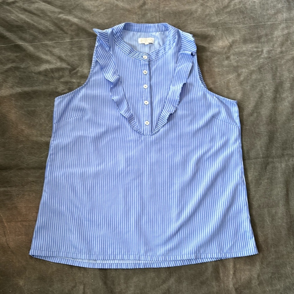 Mudpie blue/ white sleeveless blouse
